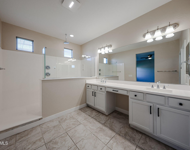 5121 N 81st Avenue - Photo Thumbnail 39
