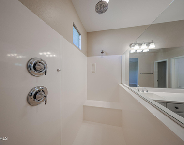 5121 N 81st Avenue - Photo Thumbnail 42
