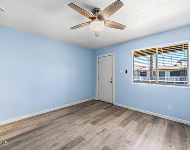 3025 N 32nd Street - Photo Thumbnail 2