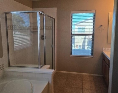 322 W Rio Drive - Photo Thumbnail 8