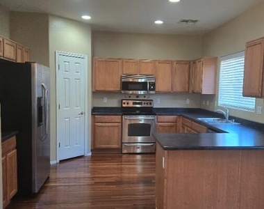 322 W Rio Drive - Photo Thumbnail 1