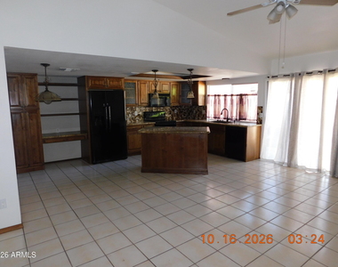 5228 W Vogel Avenue - Photo Thumbnail 8