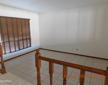 5228 W Vogel Avenue - Photo Thumbnail 3