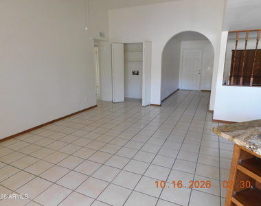 5228 W Vogel Avenue - Photo Thumbnail 10
