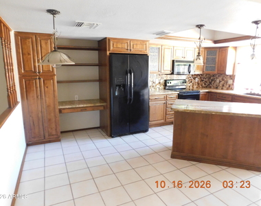 5228 W Vogel Avenue - Photo Thumbnail 4