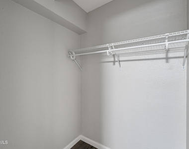 3025 N 32nd Street - Photo Thumbnail 8