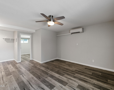 3025 N 32nd Street - Photo Thumbnail 2