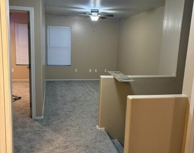 1732 E 37th Avenue - Photo Thumbnail 10