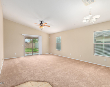 946 S 166th Avenue - Photo Thumbnail 6