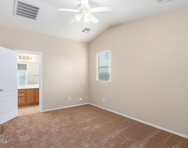 946 S 166th Avenue - Photo Thumbnail 13