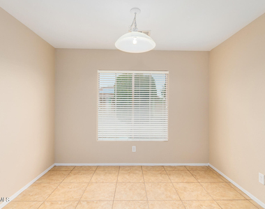 946 S 166th Avenue - Photo Thumbnail 12