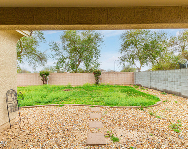 946 S 166th Avenue - Photo Thumbnail 22
