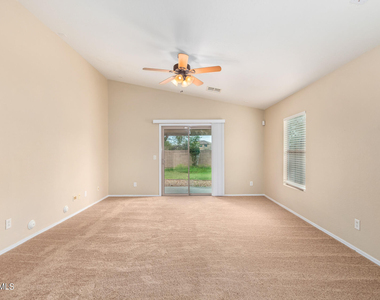 946 S 166th Avenue - Photo Thumbnail 7