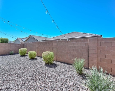 14203 W Voltaire Street - Photo Thumbnail 12