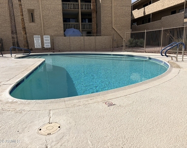 4950 N Miller Road - Photo Thumbnail 10