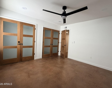 4950 N Miller Road - Photo Thumbnail 21