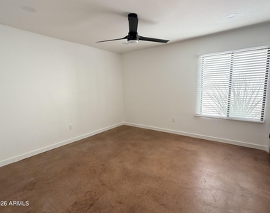 4950 N Miller Road - Photo Thumbnail 22