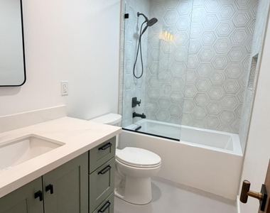 4950 N Miller Road - Photo Thumbnail 23