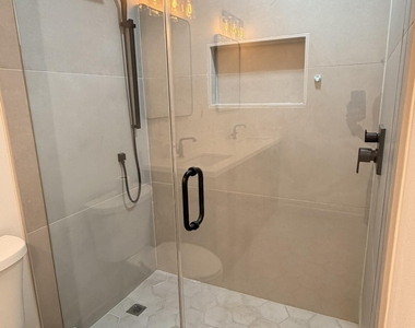 4950 N Miller Road - Photo Thumbnail 17