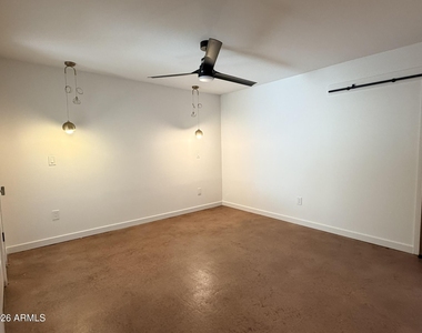 4950 N Miller Road - Photo Thumbnail 14