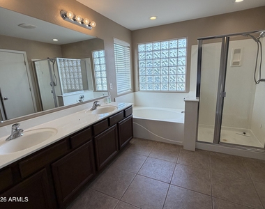 1464 E Natasha Drive - Photo Thumbnail 11