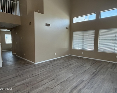 1464 E Natasha Drive - Photo Thumbnail 7