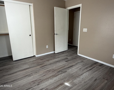 1464 E Natasha Drive - Photo Thumbnail 14