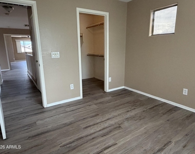 1464 E Natasha Drive - Photo Thumbnail 15