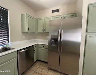 5943 W Drake Court - Photo Thumbnail 13