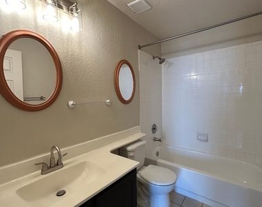 5943 W Drake Court - Photo Thumbnail 18