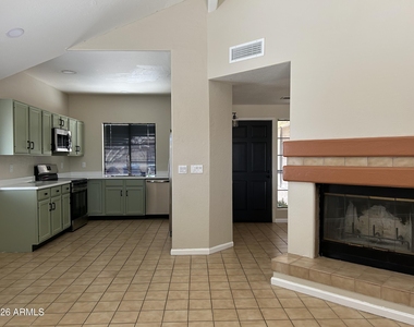 5943 W Drake Court - Photo Thumbnail 9
