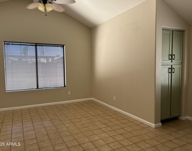5943 W Drake Court - Photo Thumbnail 8