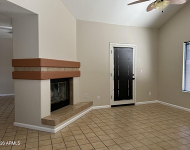 5943 W Drake Court - Photo Thumbnail 10