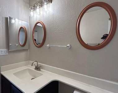 5943 W Drake Court - Photo Thumbnail 19