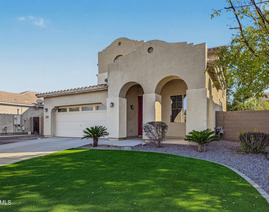 2757 E Vermont Drive - Photo Thumbnail 4