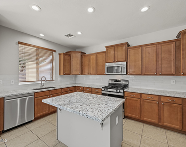 2757 E Vermont Drive - Photo Thumbnail 16