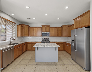 2757 E Vermont Drive - Photo Thumbnail 13