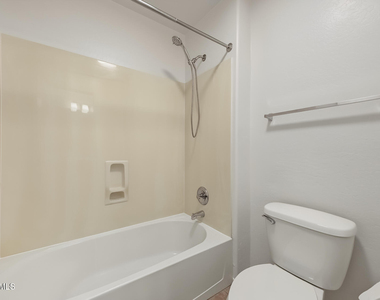 2757 E Vermont Drive - Photo Thumbnail 31