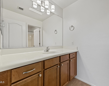2757 E Vermont Drive - Photo Thumbnail 30