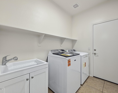 2757 E Vermont Drive - Photo Thumbnail 38