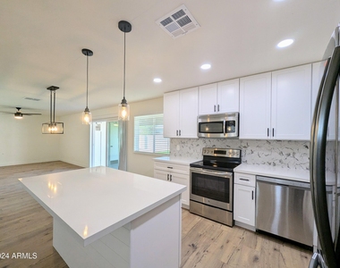 121 N Flint Circle - Photo Thumbnail 14