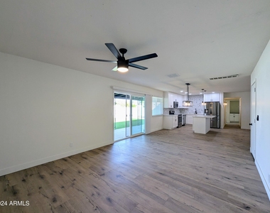 121 N Flint Circle - Photo Thumbnail 24