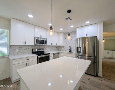 121 N Flint Circle - Photo Thumbnail 13