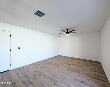 121 N Flint Circle - Photo Thumbnail 22