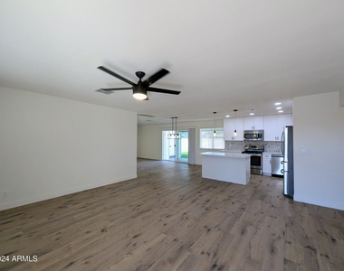 121 N Flint Circle - Photo Thumbnail 9