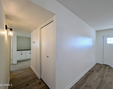 121 N Flint Circle - Photo Thumbnail 25