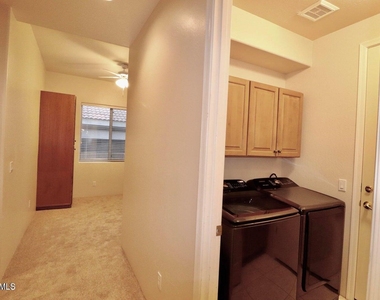 13614 N 12th Place - Photo Thumbnail 5