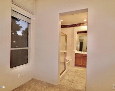 13614 N 12th Place - Photo Thumbnail 18
