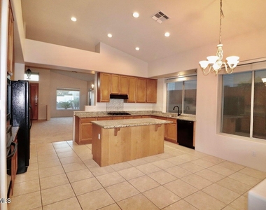13614 N 12th Place - Photo Thumbnail 15