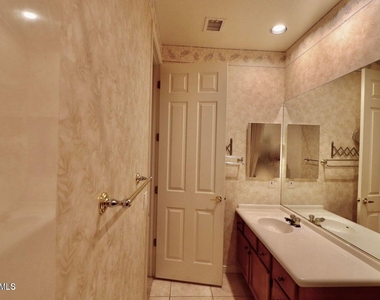 13614 N 12th Place - Photo Thumbnail 21